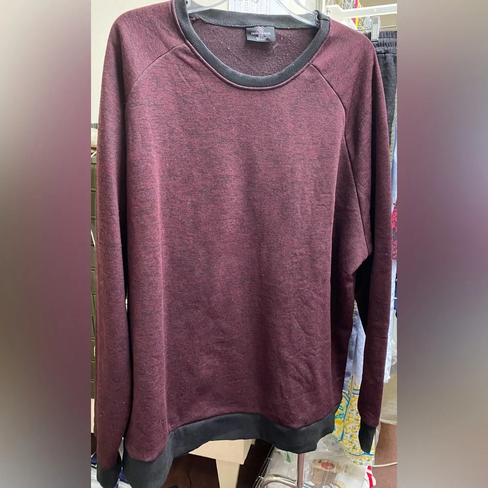 Amazon essentials size 3X burgundy heather sweat top